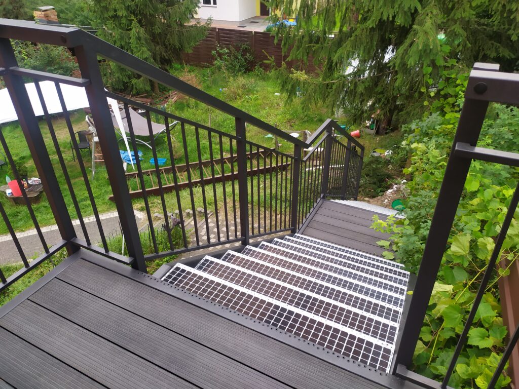 Open-riser stairs
