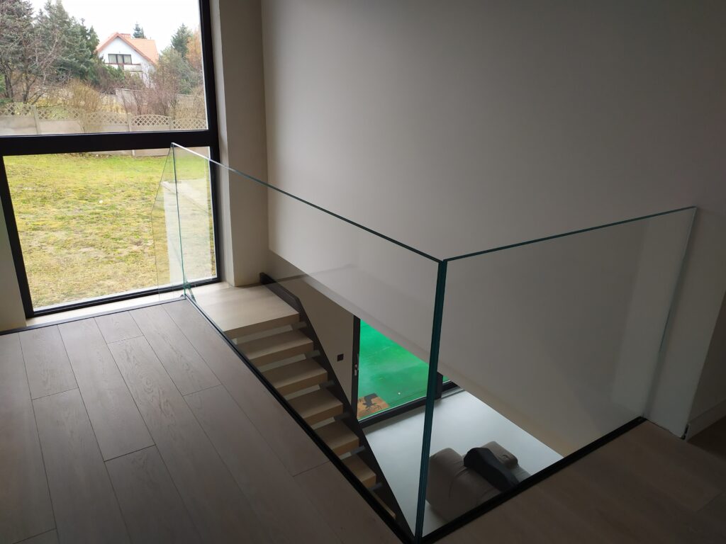 Open-riser stairs