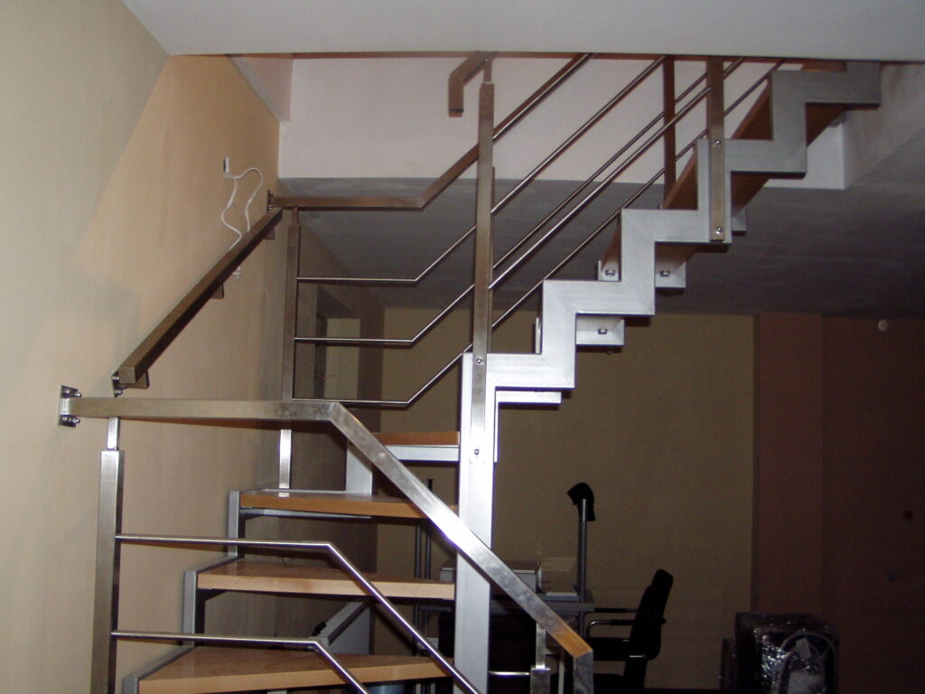 Open-riser stairs