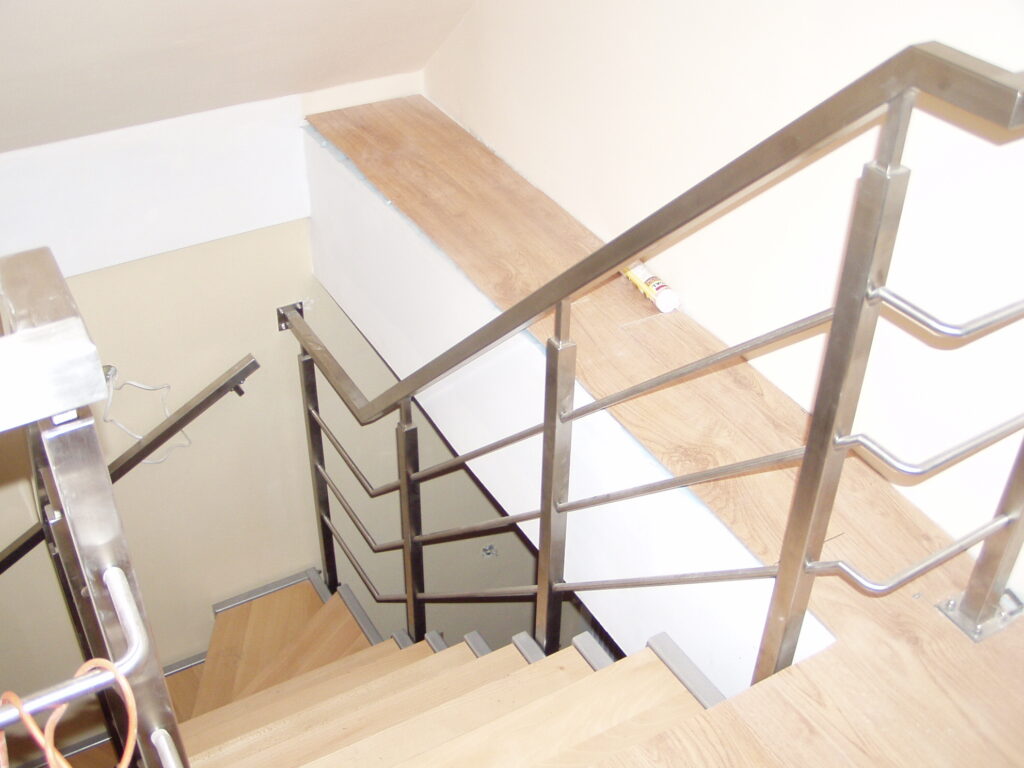 Open-riser stairs