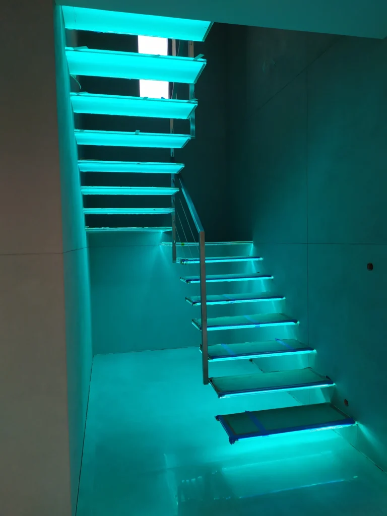Floating shelf stairs