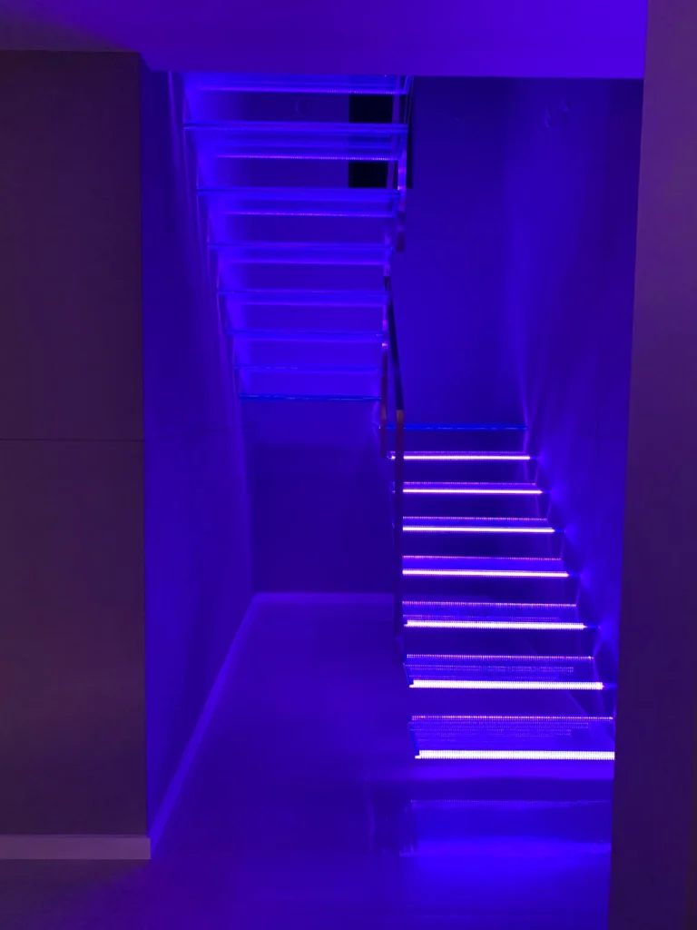 Floating shelf stairs